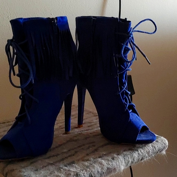 Peak a boo heel booties - Picture 1 of 1